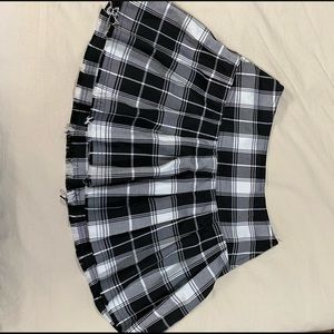 Dolls Kill, Current mood plaid skirt